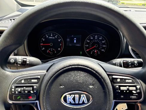 Used 2018 Kia Sportage LX AWD/4WD image 18