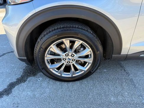 Used 2022 Ford Explorer XLT w/ Equipment Group 202A image 24