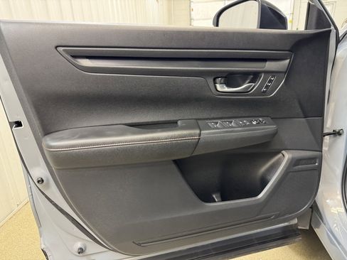 Used 2025 Honda CR-V Sport-L image 8