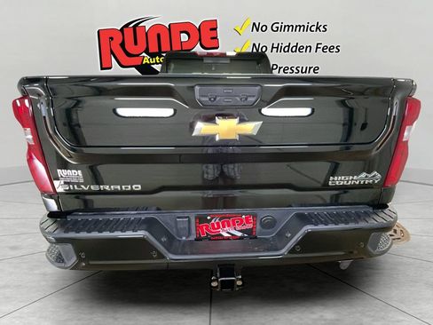 Used 2024 Chevrolet Silverado 2500 High Country w/ High Country Premium Package AWD/4WD image 9