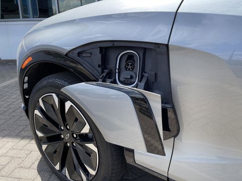 Used 2024 Chevrolet Blazer EV RS AWD/4WD image 11