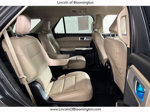 Used 2022 Ford Explorer Limited w/ Equipment Group 301A AWD/4WD image 11