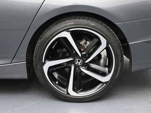 Used 2018 Honda Accord Sport image 12
