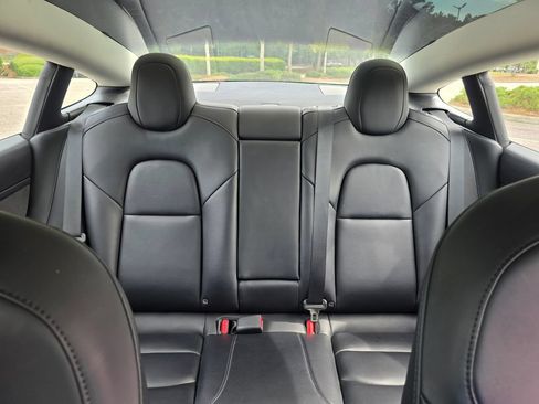 Used 2022 Tesla Model 3 Standard Range RWD image 22