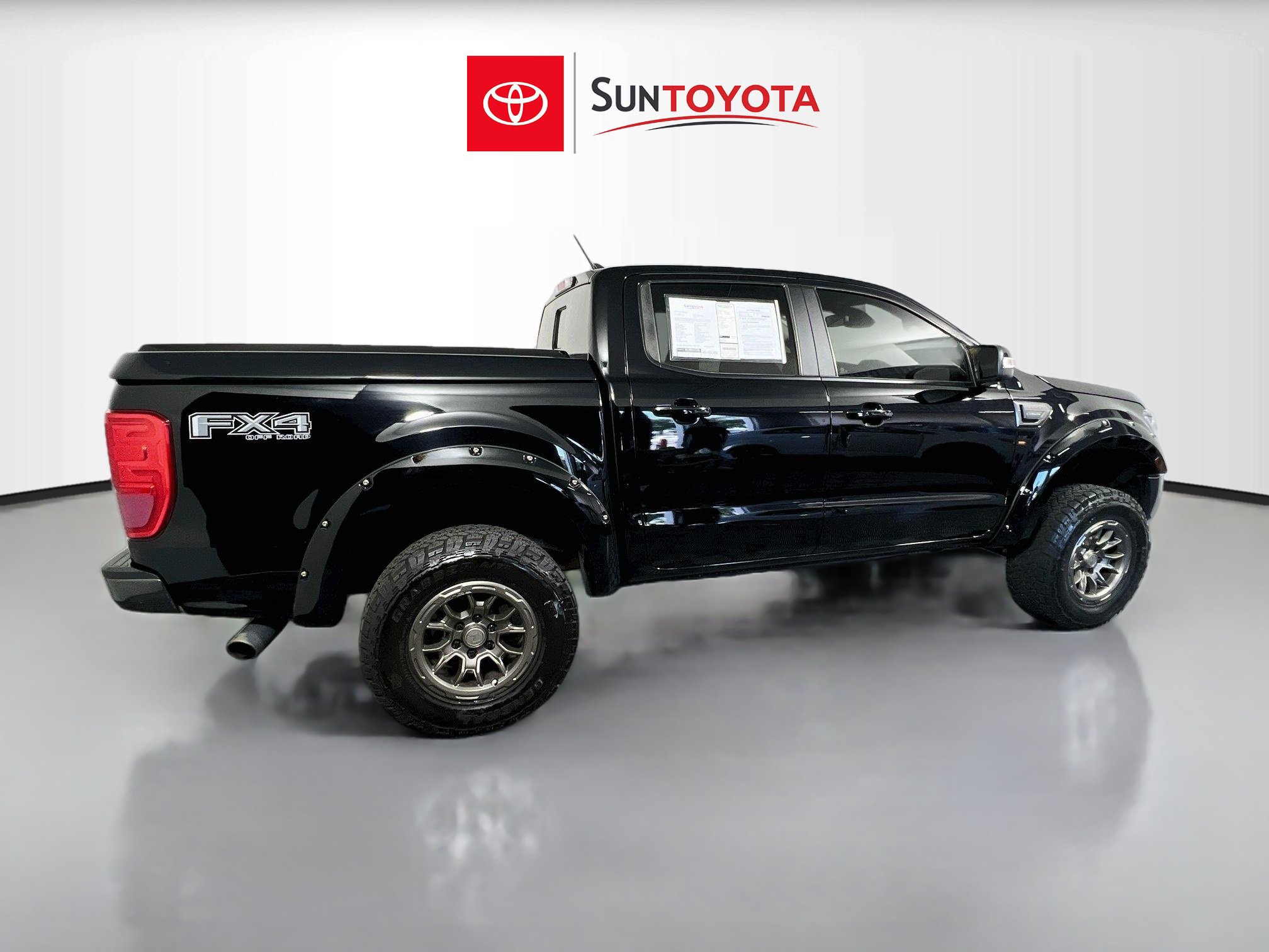 Used 2023 Ford Ranger Lariat w/ Tremor Off-Road Package AWD/4WD image 4