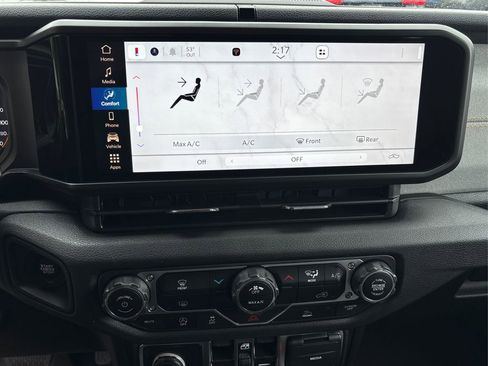 New 2025 Jeep Gladiator Sport image 31