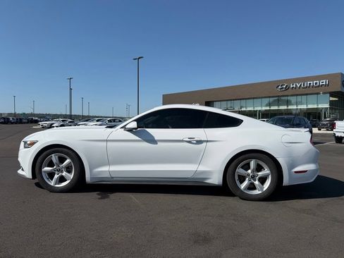 Used 2017 Ford Mustang Coupe RWD image 8