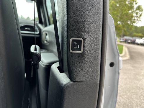 New 2024 Chrysler Pacifica Premium image 18