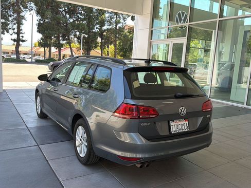Used 2016 Volkswagen Golf S FWD image 3