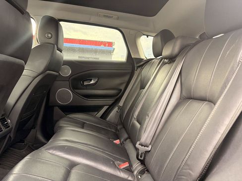 Used 2018 Land Rover Range Rover Evoque SE AWD/4WD image 8