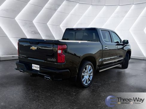 Used 2024 Chevrolet Silverado 1500 High Country image 5