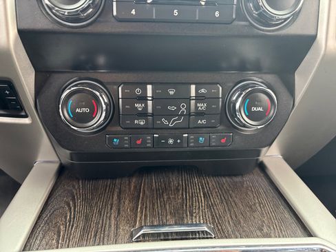 Used 2020 Ford F250 Lariat w/ Lariat Value Package image 30