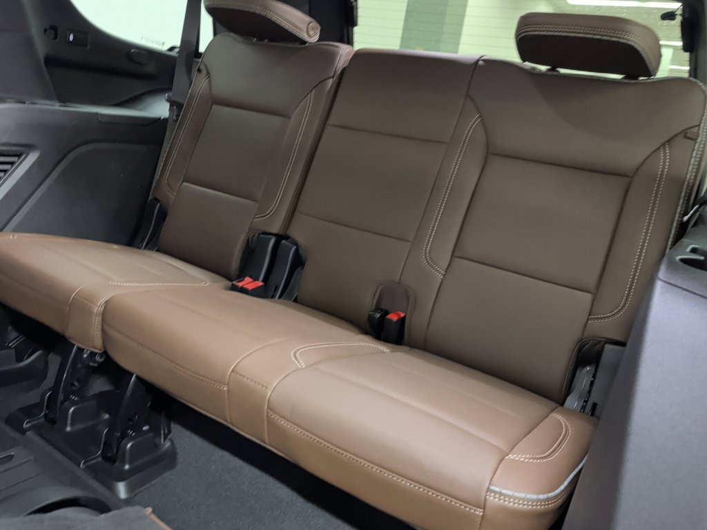 Used 2024 Chevrolet Tahoe High Country AWD/4WD image 31