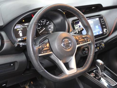 Used 2021 Nissan Kicks SR w/ SR Premium Package FWD image 14