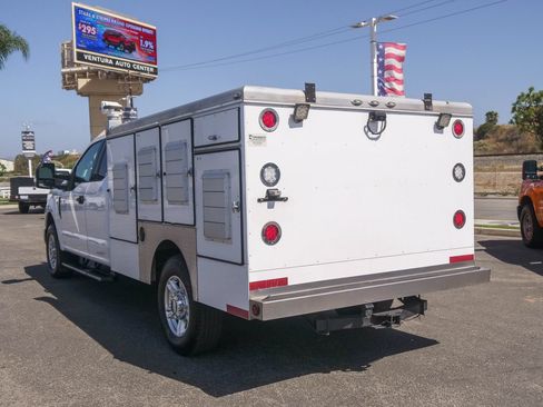 Used 2017 Ford F350 XLT w/ XLT Value Package RWD image 9