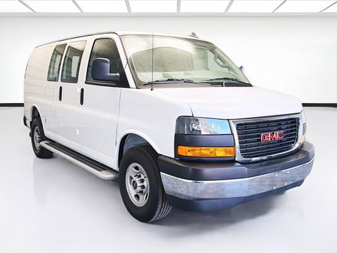 Used 2024 GMC Savana 2500 w/ Driver Convenience Package image 3