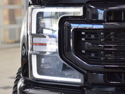 Used 2022 Ford F350 Lariat w/ Black Appearance Package AWD/4WD image 11