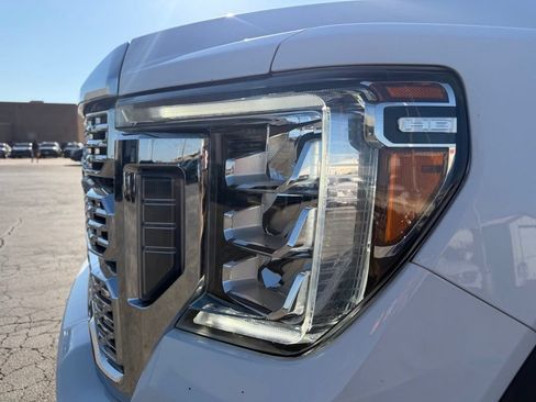 Used 2021 GMC Sierra 3500 Denali w/ Denali Ultimate Package AWD/4WD image 11