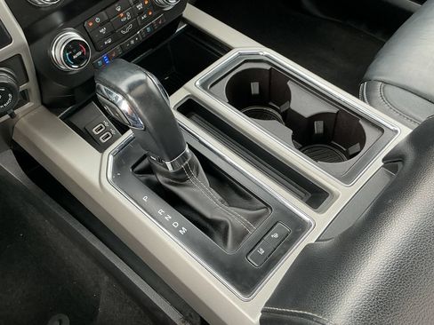 Used 2019 Ford F150 Lariat w/ Equipment Group 502A Luxury AWD/4WD image 27