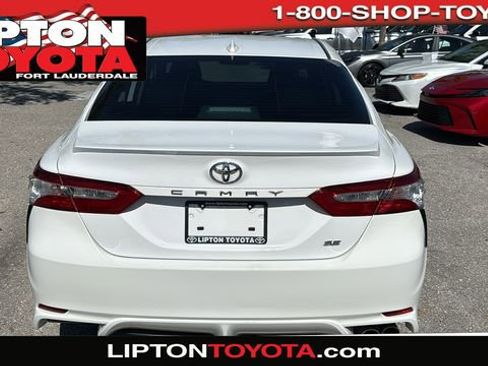 Used 2020 Toyota Camry SE image 6