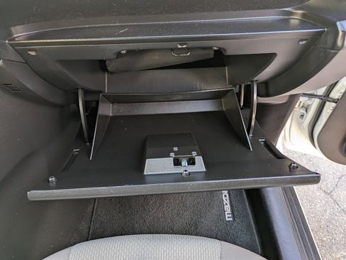 Used 2014 MAZDA MAZDA5 Sport image 31