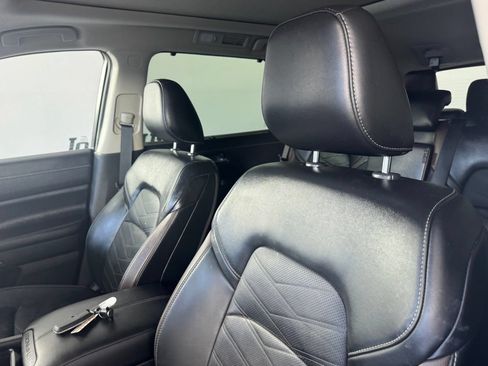 Used 2025 Nissan Pathfinder Platinum w/ Cargo Package FWD image 9