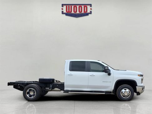 New 2026 Chevrolet Silverado 3500 LT w/ Convenience Package image 2