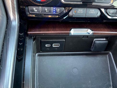 Used 2023 GMC Yukon Denali Ultimate image 35