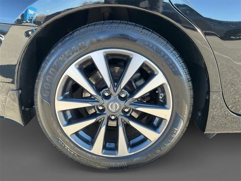 Used 2016 Nissan Altima 2.5 SV w/ Convenience Package image 10