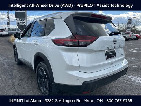 Used 2026 Nissan Rogue SV w/ SV Premium Package image 10