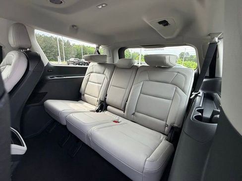 Used 2025 Lincoln Navigator L Reserve AWD/4WD image 16