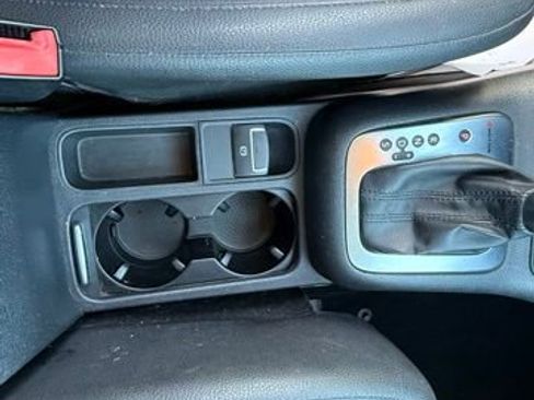Used 2013 Volkswagen Tiguan SE image 20