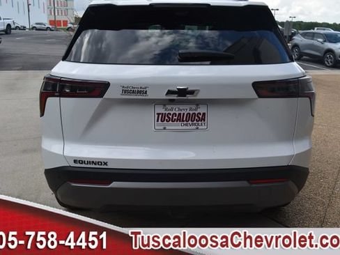 New 2026 Chevrolet Equinox LT w/ Convenience Package II FWD image 8