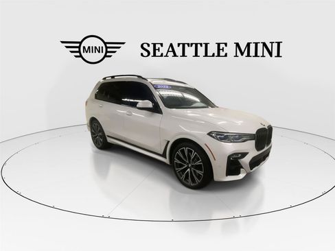 Used 2022 BMW X7 M50i AWD/4WD image 2