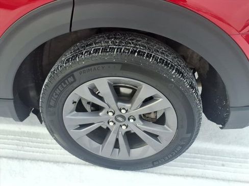 Certified 2022 Ford Explorer XLT w/ Equipment Group 202A image 10