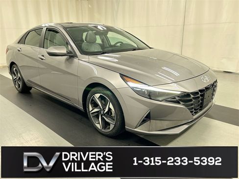 Used 2023 Hyundai Elantra Limited w/ Preferred Accessory Package image 1