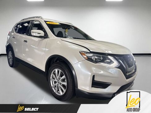 Used 2018 Nissan Rogue SV w/ Premium Package AWD/4WD image 1