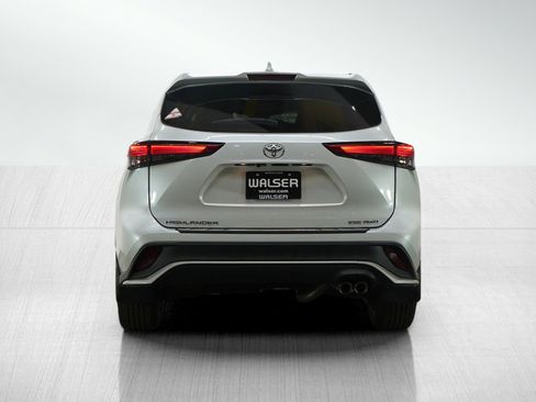 Used 2022 Toyota Highlander XSE image 4