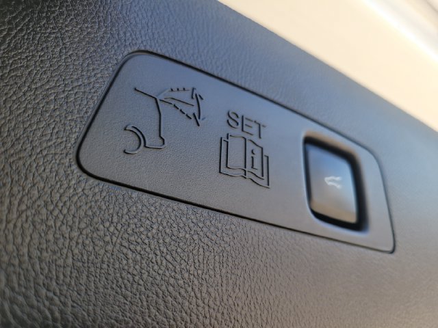 Used 2022 Lincoln Corsair FWD image 11
