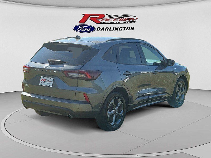 Used 2024 Ford Escape ST-Line w/ Tech Pack #1 FWD image 5