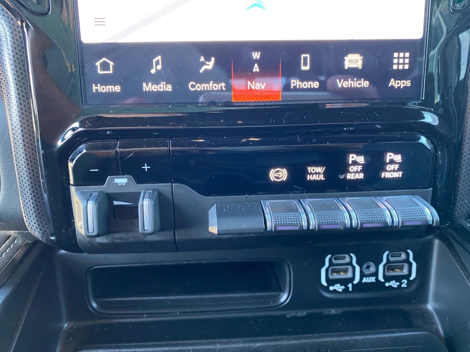 Used 2022 RAM 2500 Limited w/ Night Edition AWD/4WD image 16