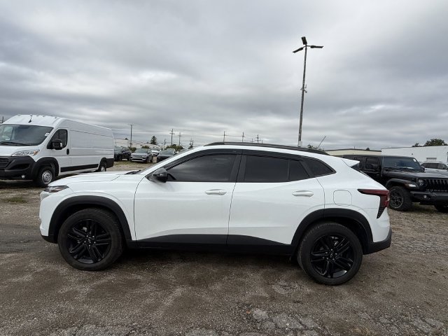 Used 2024 Chevrolet Trax ACTIV w/ Sunroof Package FWD image 31