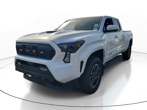 Used 2025 Toyota Tacoma TRD Sport w/ TRD Sport Premium Package AWD/4WD image 3