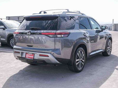 Used 2022 Nissan Pathfinder Platinum w/ Lighting Package (N92) FWD image 4