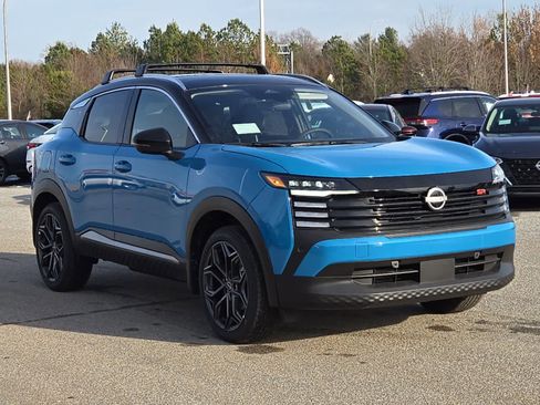 New 2026 Nissan Kicks SR w/ Cold Weather Package image 2