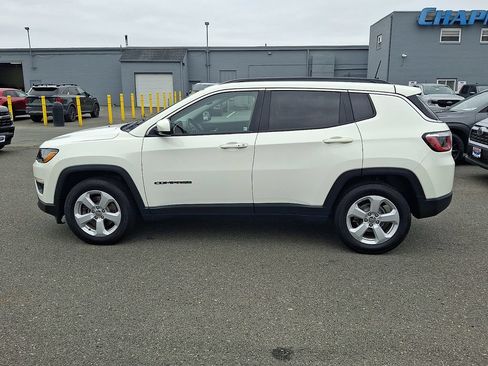 Used 2018 Jeep Compass Latitude w/ Popular Equipment Group FWD image 8