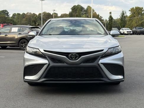 Used 2022 Toyota Camry SE FWD image 8