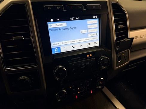 Used 2019 Ford F250 Lariat w/ Chrome Package image 13