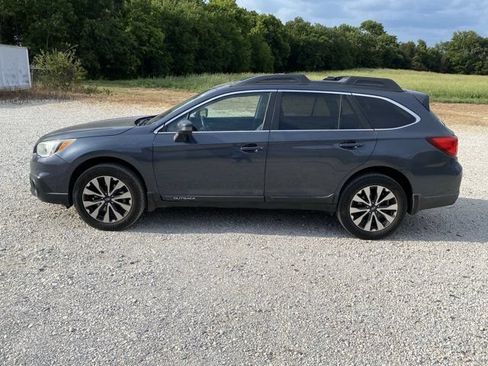 Used 2017 Subaru Outback 2.5i Limited AWD/4WD image 7