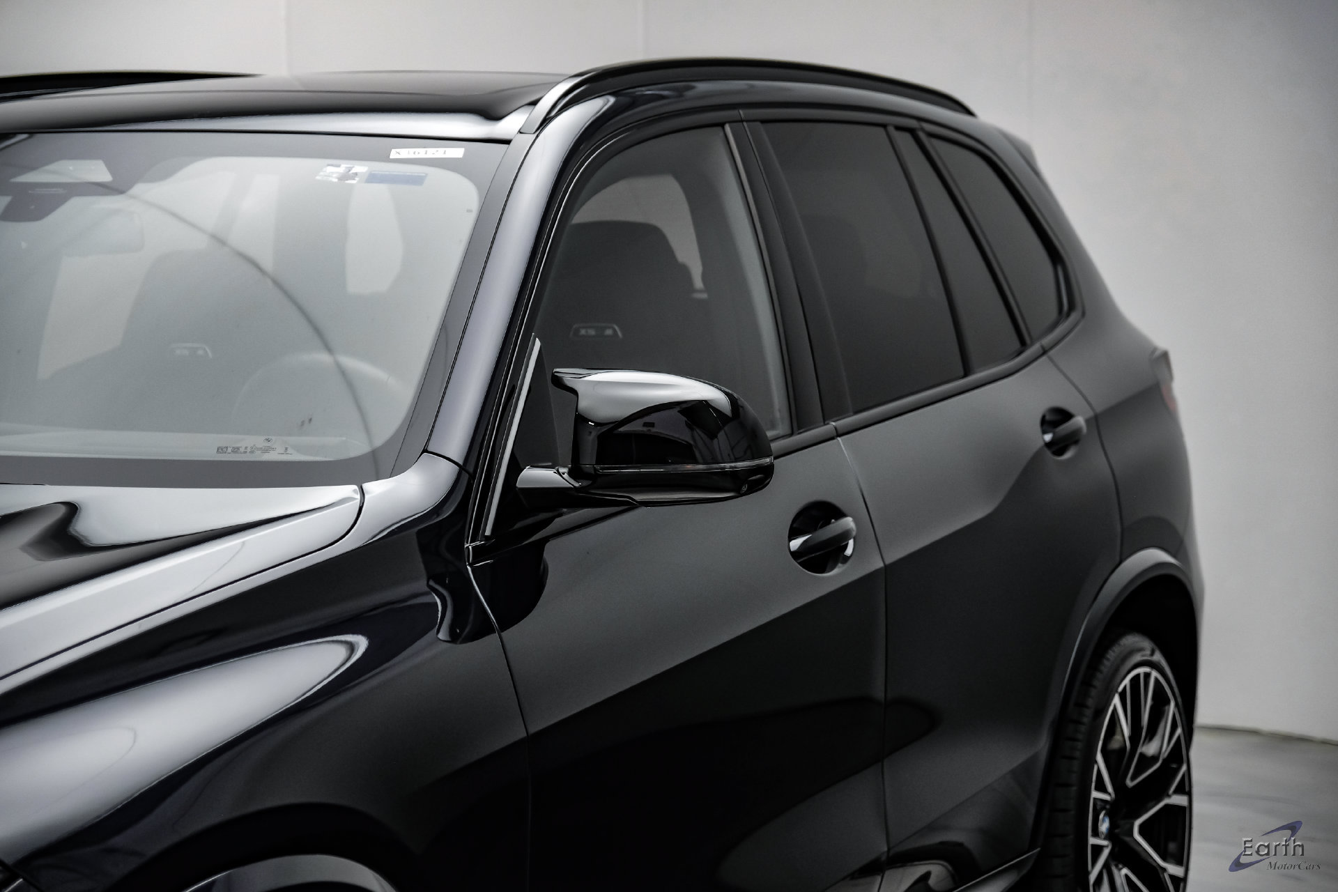 Used 2025 BMW X5 M Competition w/ Executive Package AWD/4WD image 28